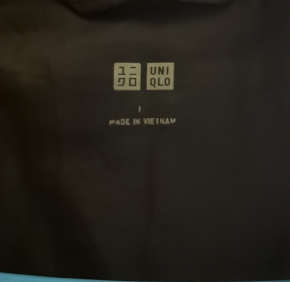 Uniqlo Black Lightweight Jacket with Logo Print - Picture 2 of 2